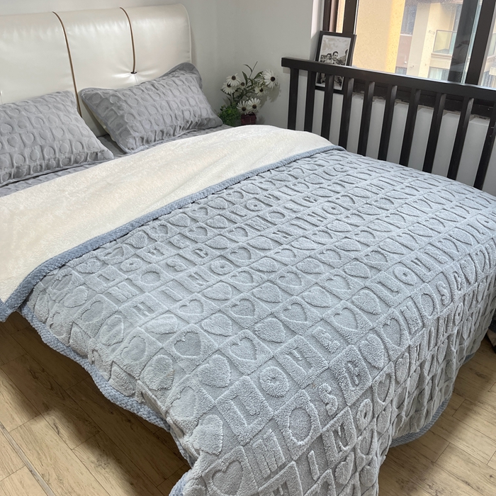 91家纺网 家纺一手货源 找家纺 法澳 2023新款230克塔芙绒被套+牛奶绒夹棉床笠款四件套 高级灰