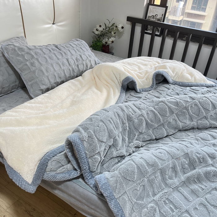 91家纺网 家纺一手货源 找家纺 法澳 2023新款230克塔芙绒被套+牛奶绒夹棉床笠款四件套 高级灰