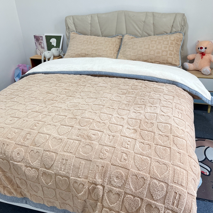 91家纺网 家纺一手货源 找家纺 法澳 2023新款230克塔芙绒被套+牛奶绒夹棉床笠款四件套 奶咖