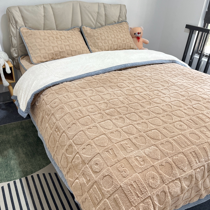 91家纺网 家纺一手货源 找家纺 法澳 2023新款230克塔芙绒被套+牛奶绒夹棉床笠款四件套 奶咖