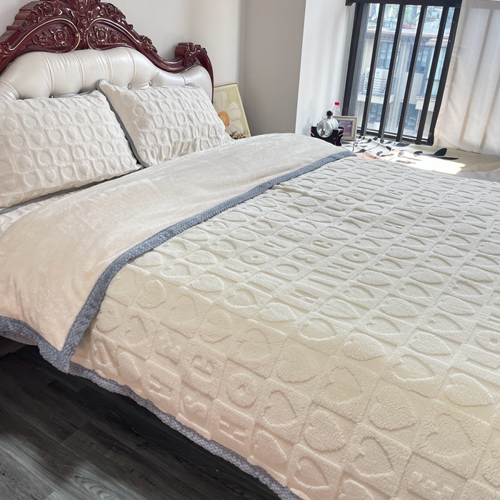 91家纺网 家纺一手货源 找家纺 法澳 2023新款230克塔芙绒被套+牛奶绒夹棉床笠款四件套 奶油白