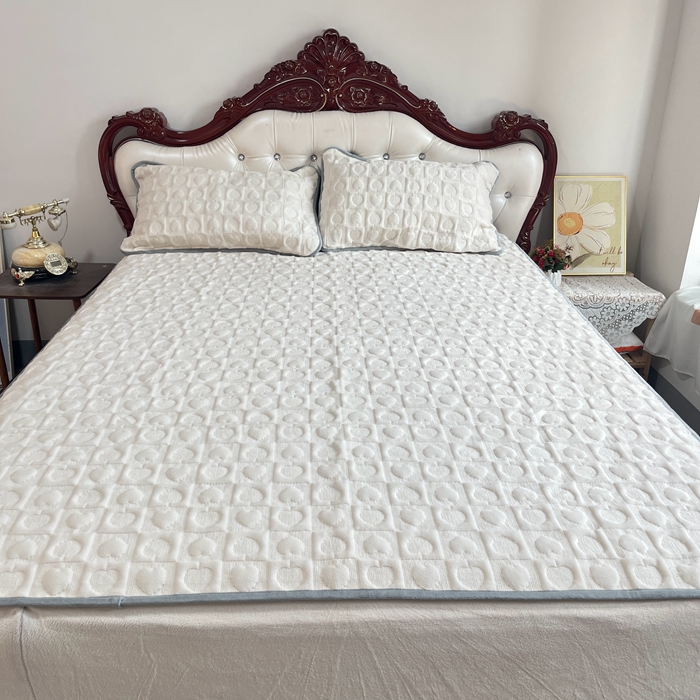 91家纺网 家纺一手货源 找家纺 法澳 2023新款230克塔芙绒被套+牛奶绒夹棉床笠款四件套 奶油白