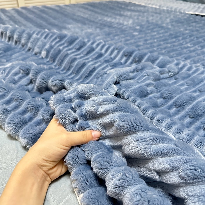 91家纺网 家纺一手货源 找家纺 法澳 2024新款A类仿兔毛绒300克牛奶绒多功能盖毯空调毯毛毯