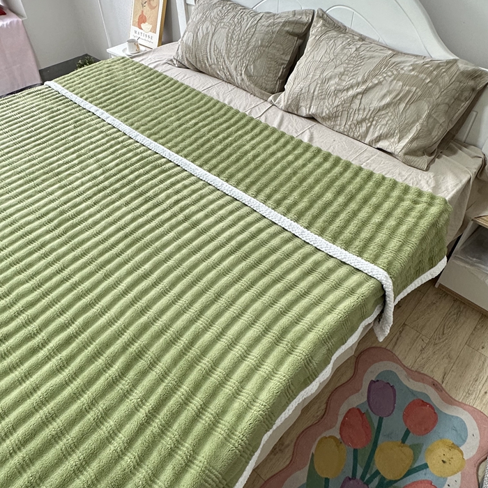 91家纺网 家纺一手货源 找家纺 法澳 2024新款A类仿兔毛绒300克牛奶绒多功能盖毯空调毯毛毯