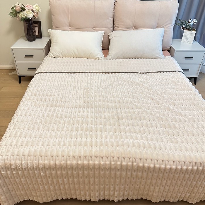 91家纺网 家纺一手货源 找家纺 法澳 2024新款A类仿兔毛绒300克牛奶绒多功能盖毯空调毯毛毯