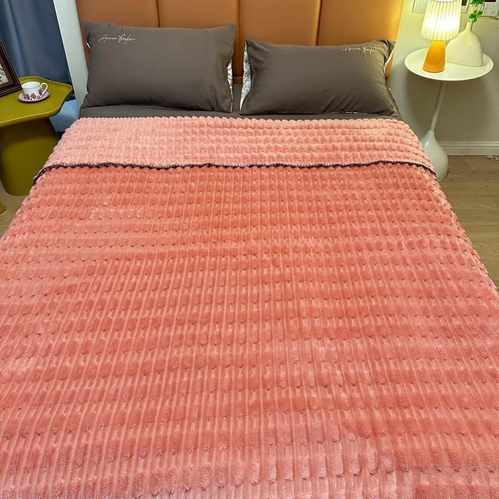 91家纺网 家纺一手货源 找家纺 法澳 2024新款A类仿兔毛绒300克牛奶绒多功能盖毯空调毯毛毯