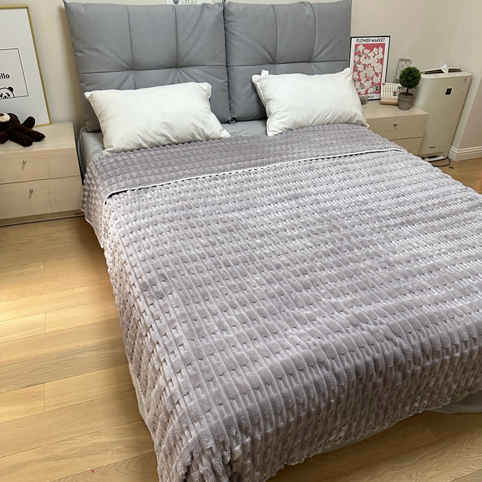 91家纺网 家纺一手货源 找家纺 法澳 2024新款A类仿兔毛绒300克牛奶绒多功能盖毯空调毯毛毯