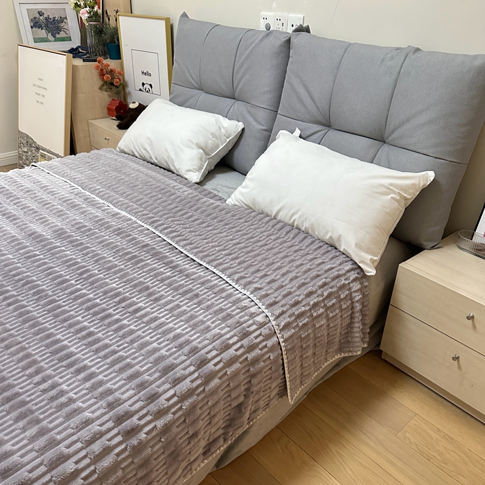 91家纺网 家纺一手货源 找家纺 法澳 2024新款A类仿兔毛绒300克牛奶绒多功能盖毯空调毯毛毯