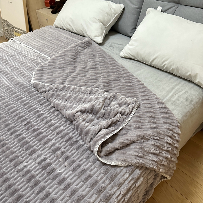 91家纺网 家纺一手货源 找家纺 法澳 2024新款A类仿兔毛绒300克牛奶绒多功能盖毯空调毯毛毯