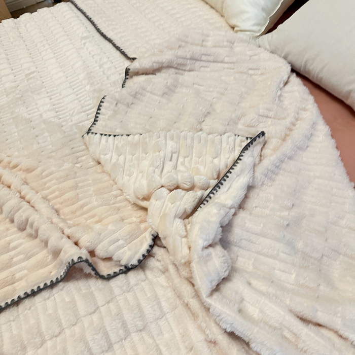 91家纺网 家纺一手货源 找家纺 法澳 2024新款A类仿兔毛绒300克牛奶绒多功能盖毯空调毯毛毯