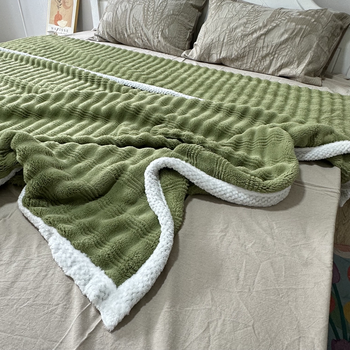 91家纺网 家纺一手货源 找家纺 法澳 2024新款A类仿兔毛绒300克牛奶绒多功能盖毯空调毯毛毯