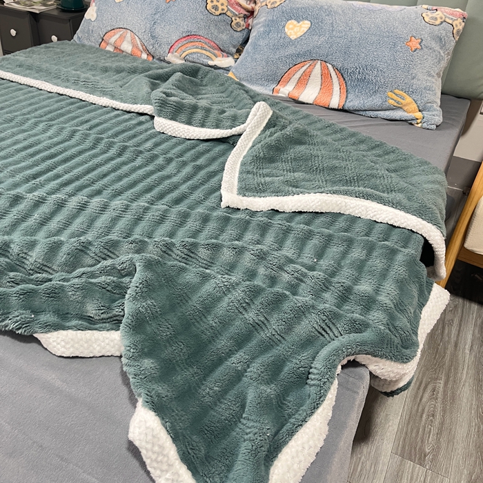 91家纺网 家纺一手货源 找家纺 法澳 2024新款A类仿兔毛绒300克牛奶绒多功能盖毯空调毯毛毯