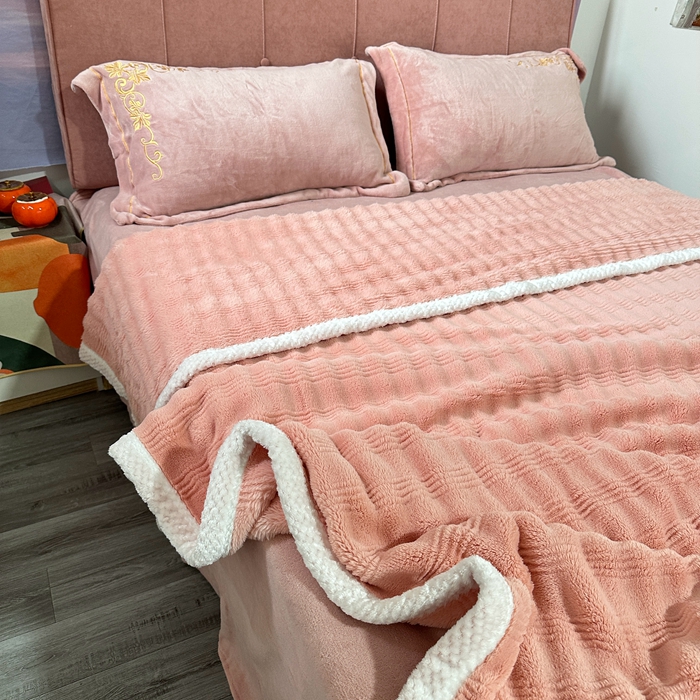 91家纺网 家纺一手货源 找家纺 法澳 2024新款A类仿兔毛绒300克牛奶绒多功能盖毯空调毯毛毯