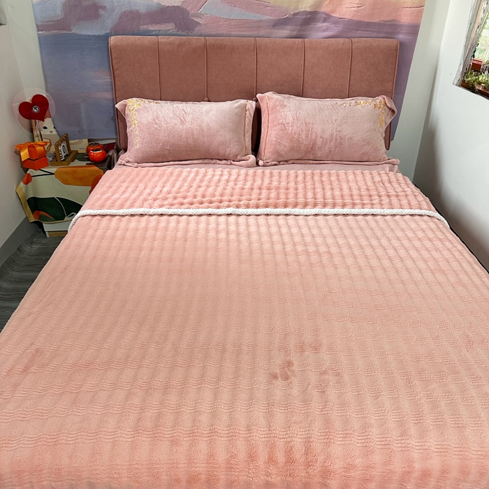 91家纺网 家纺一手货源 找家纺 法澳 2024新款A类仿兔毛绒300克牛奶绒多功能盖毯空调毯毛毯