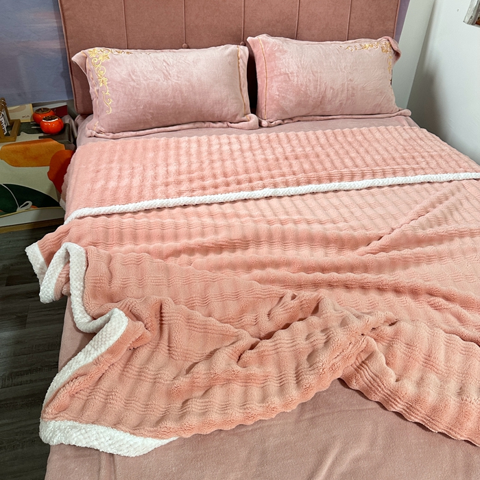 91家纺网 家纺一手货源 找家纺 法澳 2024新款A类仿兔毛绒300克牛奶绒多功能盖毯空调毯毛毯