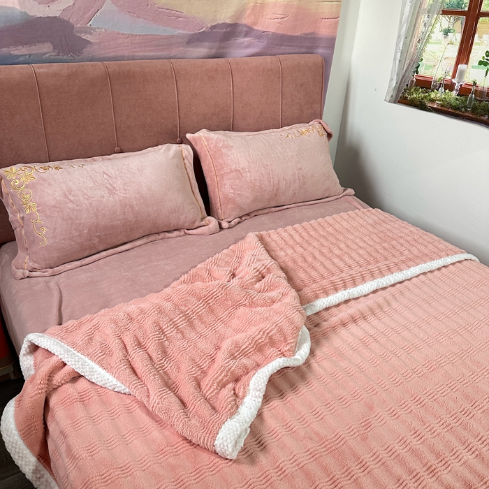 91家纺网 家纺一手货源 找家纺 法澳 2024新款A类仿兔毛绒300克牛奶绒多功能盖毯空调毯毛毯