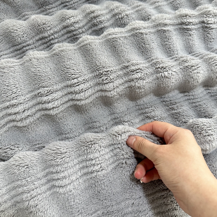 91家纺网 家纺一手货源 找家纺 法澳 2024新款A类仿兔毛绒300克牛奶绒多功能盖毯空调毯毛毯