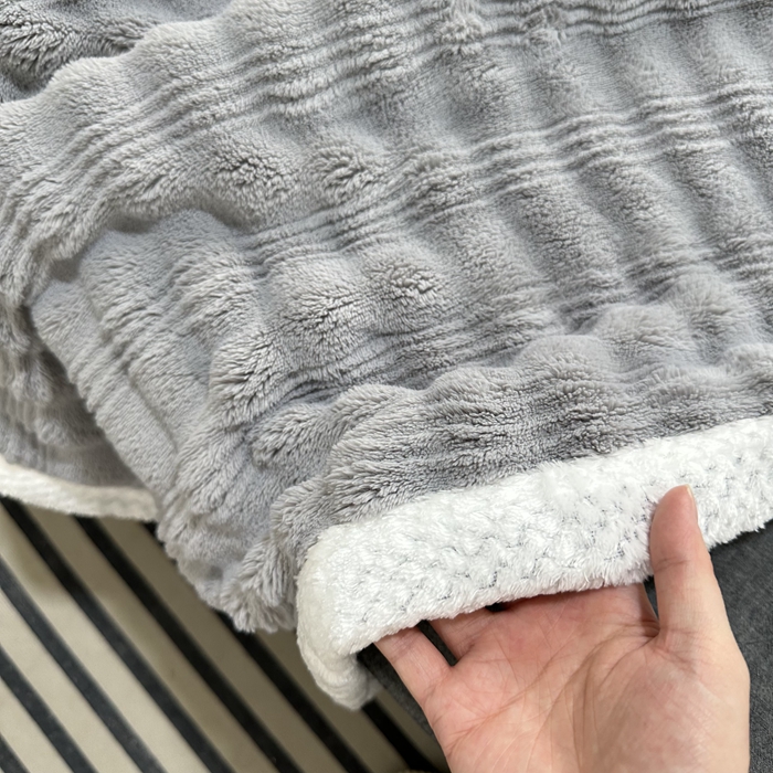 91家纺网 家纺一手货源 找家纺 法澳 2024新款A类仿兔毛绒300克牛奶绒多功能盖毯空调毯毛毯