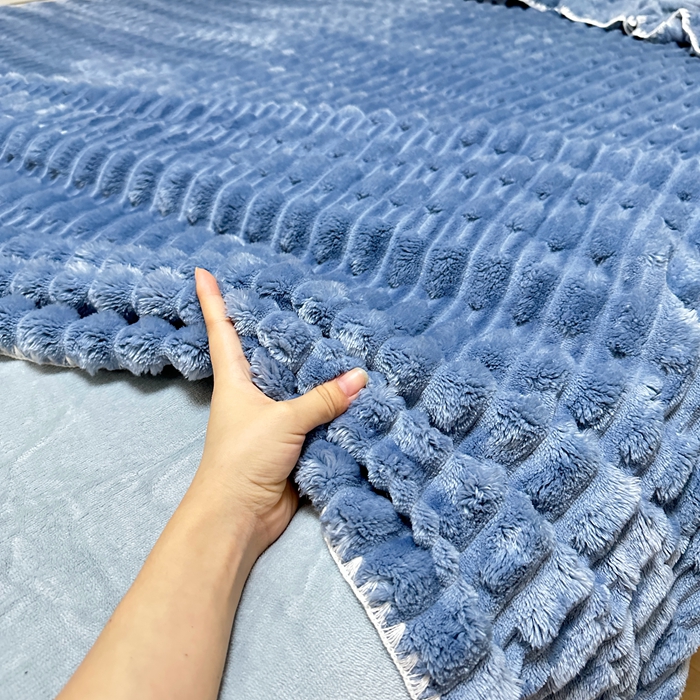 91家纺网 家纺一手货源 找家纺 法澳 2024新款A类仿兔毛绒300克牛奶绒多功能盖毯空调毯毛毯
