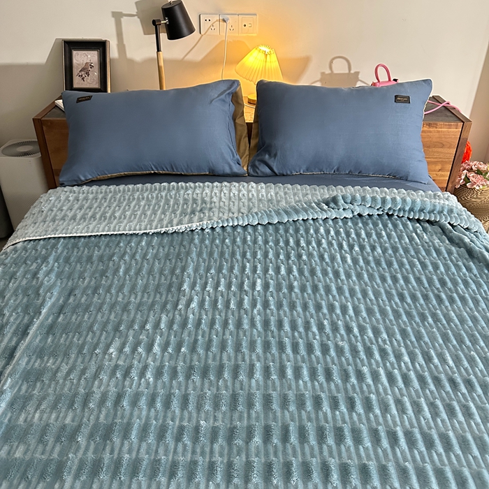 91家纺网 家纺一手货源 找家纺 法澳 2024新款A类仿兔毛绒300克牛奶绒多功能盖毯空调毯毛毯