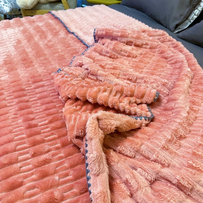 91家纺网 家纺一手货源 找家纺 法澳 2024新款A类仿兔毛绒300克牛奶绒多功能盖毯空调毯毛毯