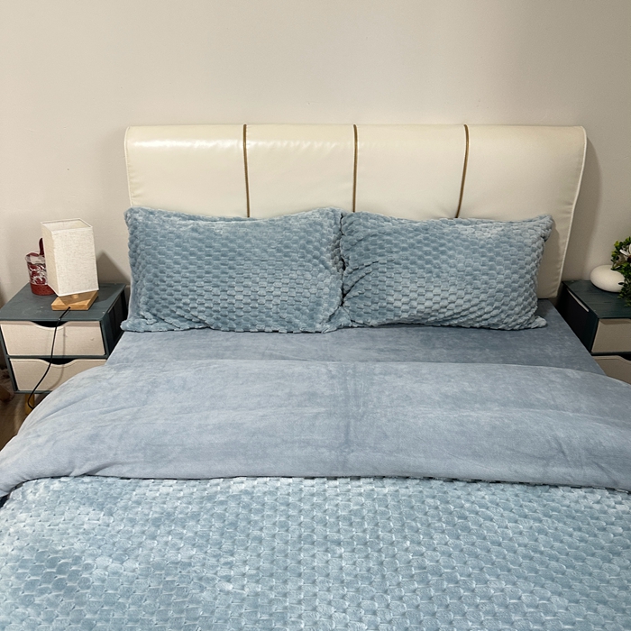 91家纺网 家纺一手货源 找家纺 欧邦 爆款A类金龟绒提花豆豆绒牛奶绒单被套四件套 海洋蓝