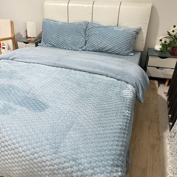 91家纺网 家纺一手货源 找家纺 欧邦 爆款A类金龟绒提花豆豆绒牛奶绒单被套四件套 海洋蓝