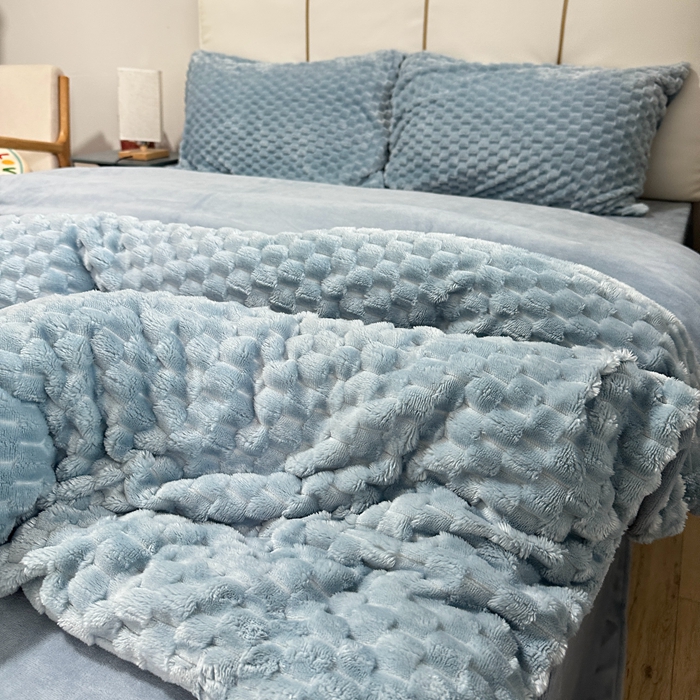 91家纺网 家纺一手货源 找家纺 欧邦 爆款A类金龟绒提花豆豆绒牛奶绒单被套四件套 海洋蓝