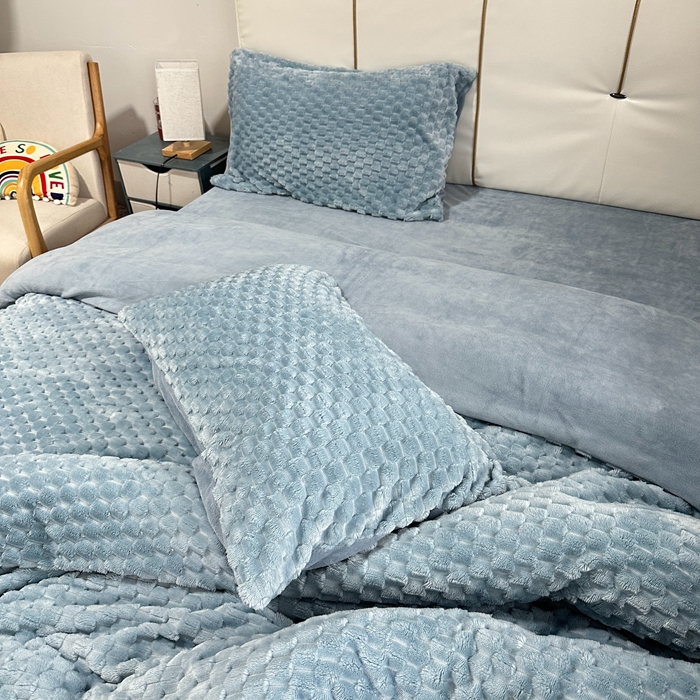 91家纺网 家纺一手货源 找家纺 欧邦 爆款A类金龟绒提花豆豆绒牛奶绒单被套四件套 海洋蓝