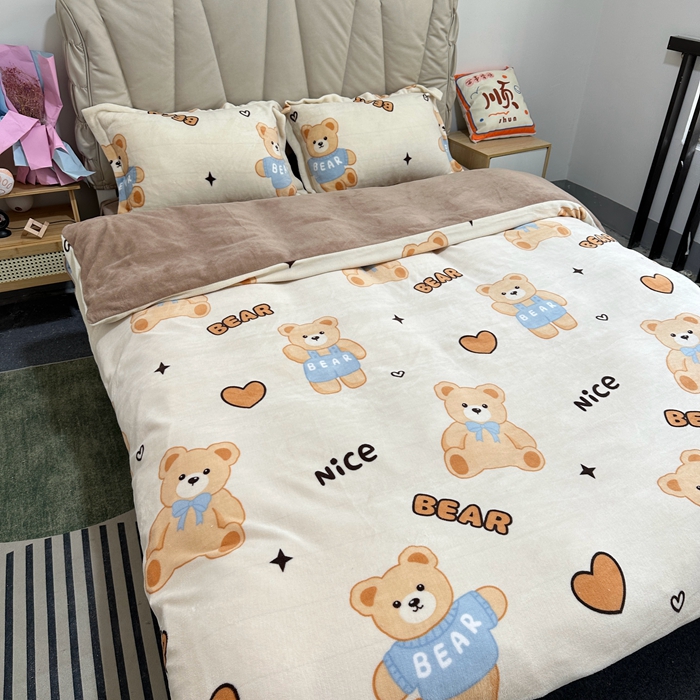 91家纺网 家纺一手货源 找家纺 逸尚阁 2024新款高克重牛奶绒印花四件套（包含买家秀） 可爱熊