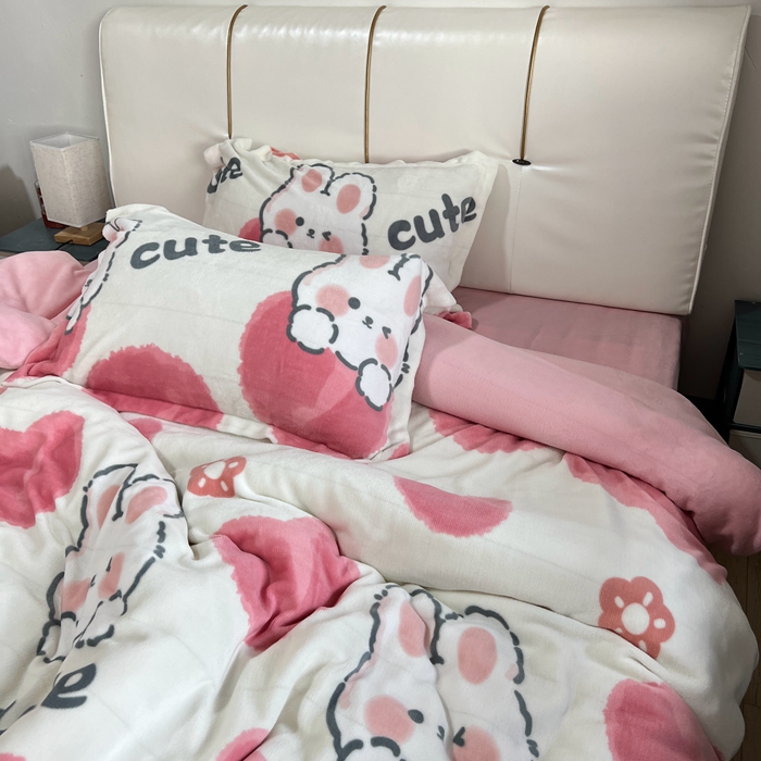 91家纺网 家纺一手货源 找家纺 逸尚阁 2024新款高克重牛奶绒印花四件套（包含买家秀） 恋心兔-粉