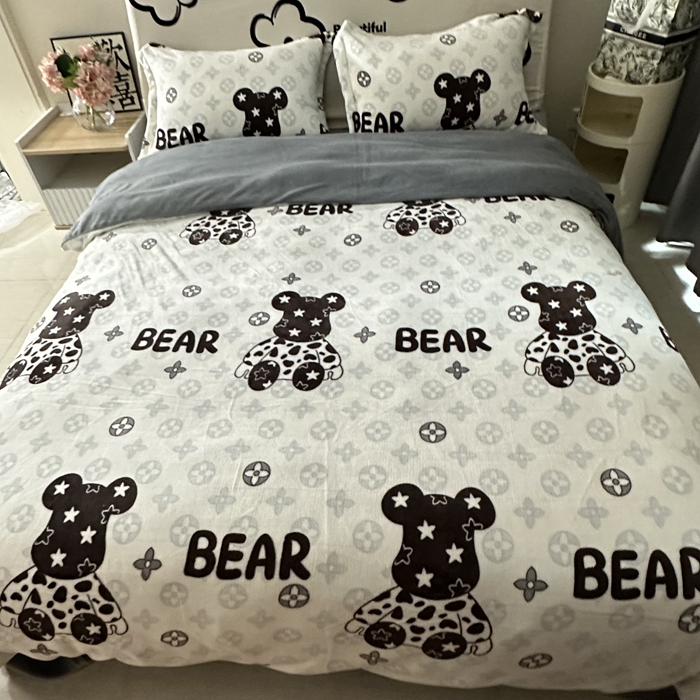 91家纺网 家纺一手货源 找家纺 逸尚阁 2024新款高克重牛奶绒印花四件套（包含买家秀） 星空熊