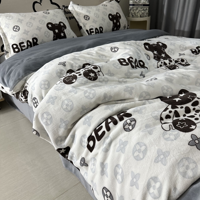 91家纺网 家纺一手货源 找家纺 逸尚阁 2024新款高克重牛奶绒印花四件套（包含买家秀） 星空熊