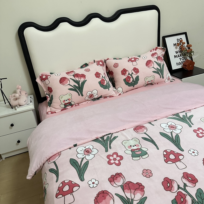 91家纺网 家纺一手货源 找家纺 逸尚阁 2024新款高克重牛奶绒印花四件套（包含买家秀） 缤纷花语