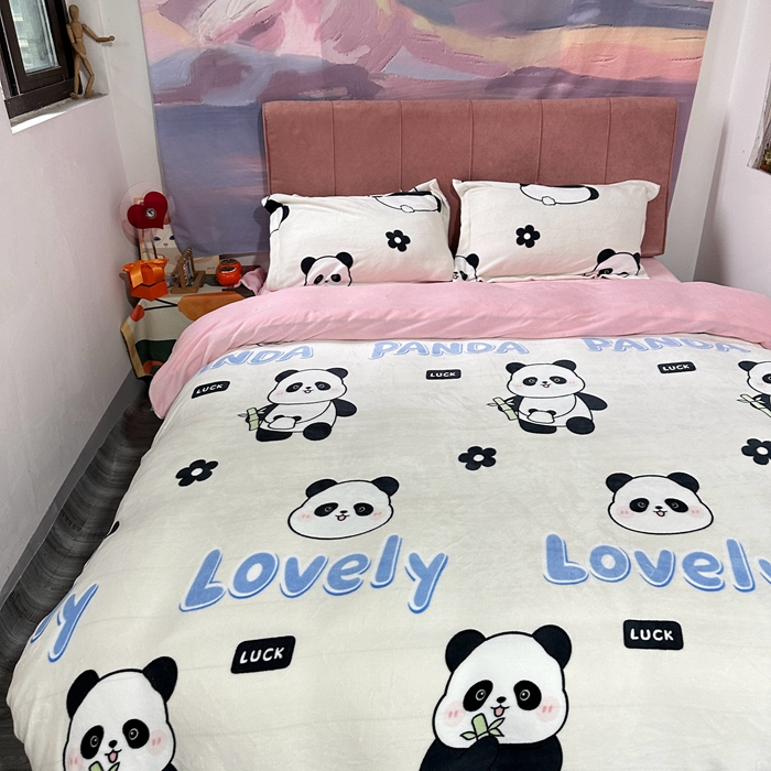 91家纺网 家纺一手货源 找家纺 逸尚阁 2024新款高克重牛奶绒印花四件套（包含买家秀） 萌萌熊猫