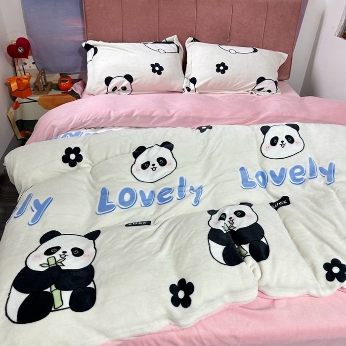 91家纺网 家纺一手货源 找家纺 逸尚阁 2024新款高克重牛奶绒印花四件套（包含买家秀） 萌萌熊猫