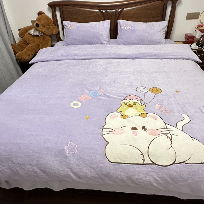 91家纺网 家纺一手货源 找家纺 米瑞娜 2024新款贴布绣牛奶绒四件套 好伙伴-紫