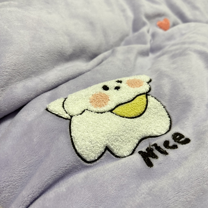 91家纺网 家纺一手货源 找家纺 米瑞娜 2024新款纯色毛巾绣牛奶绒四件套 皮皮狗-紫