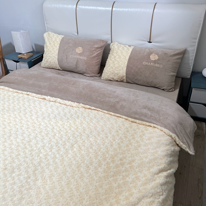 91家纺网 家纺一手货源 找家纺 眷恋 2024新款兔毛牛奶绒四件套 玫瑰之恋-奶油黄+咖