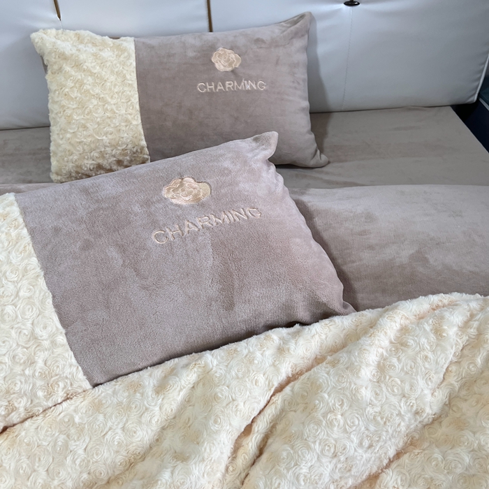 91家纺网 家纺一手货源 找家纺 眷恋 2024新款兔毛牛奶绒四件套 玫瑰之恋-奶油黄+咖