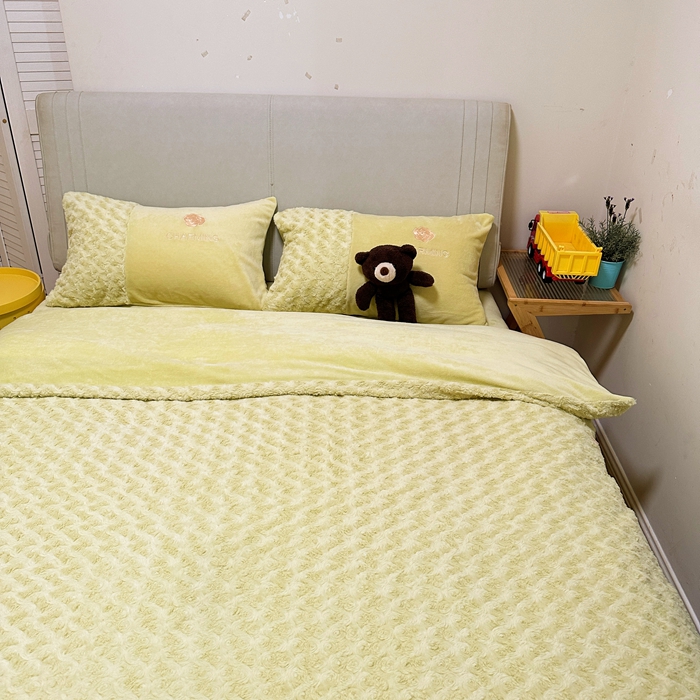 91家纺网 家纺一手货源 找家纺 眷恋 2024新款兔毛牛奶绒四件套 玫瑰之恋-抹茶绿