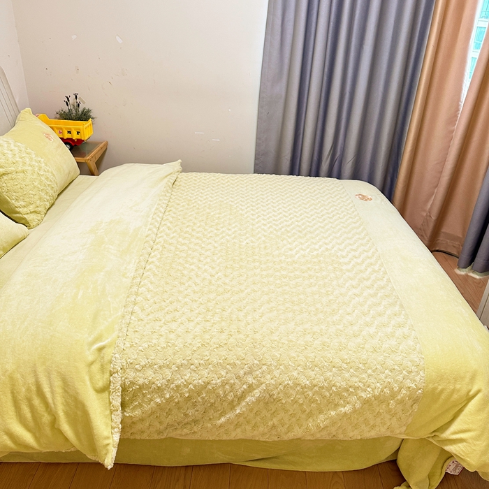 91家纺网 家纺一手货源 找家纺 眷恋 2024新款兔毛牛奶绒四件套 玫瑰之恋-抹茶绿