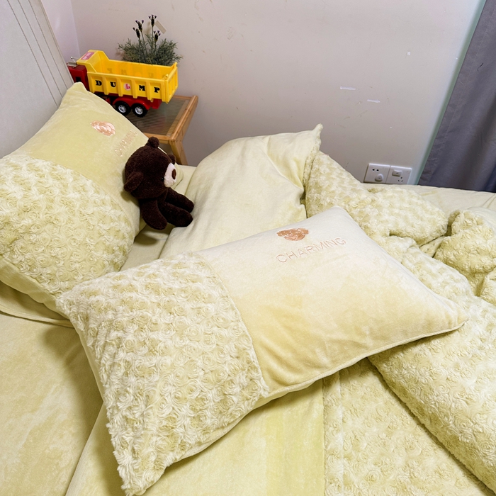 91家纺网 家纺一手货源 找家纺 眷恋 2024新款兔毛牛奶绒四件套 玫瑰之恋-抹茶绿