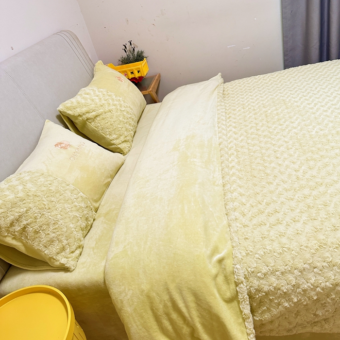 91家纺网 家纺一手货源 找家纺 眷恋 2024新款兔毛牛奶绒四件套 玫瑰之恋-抹茶绿