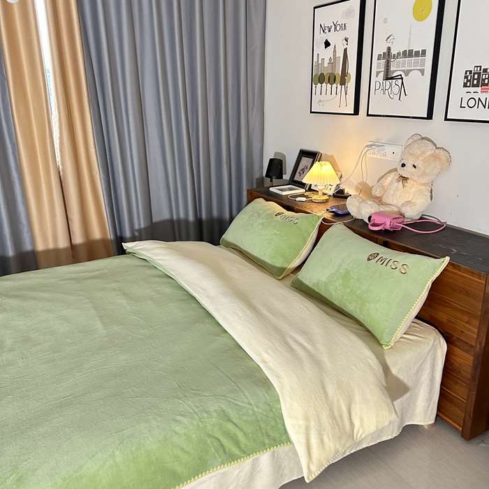 91家纺网 家纺一手货源 找家纺 眷恋 2024新款贝壳边牛奶绒刺绣四件套 恋-云川绿+米黄