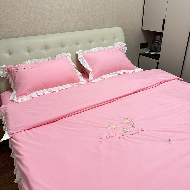 91家纺网 家纺一手货源 找家纺 易辰美 2024新款韩版花边亲肤棉贴布刺绣四件套-幸运兔 粉色
