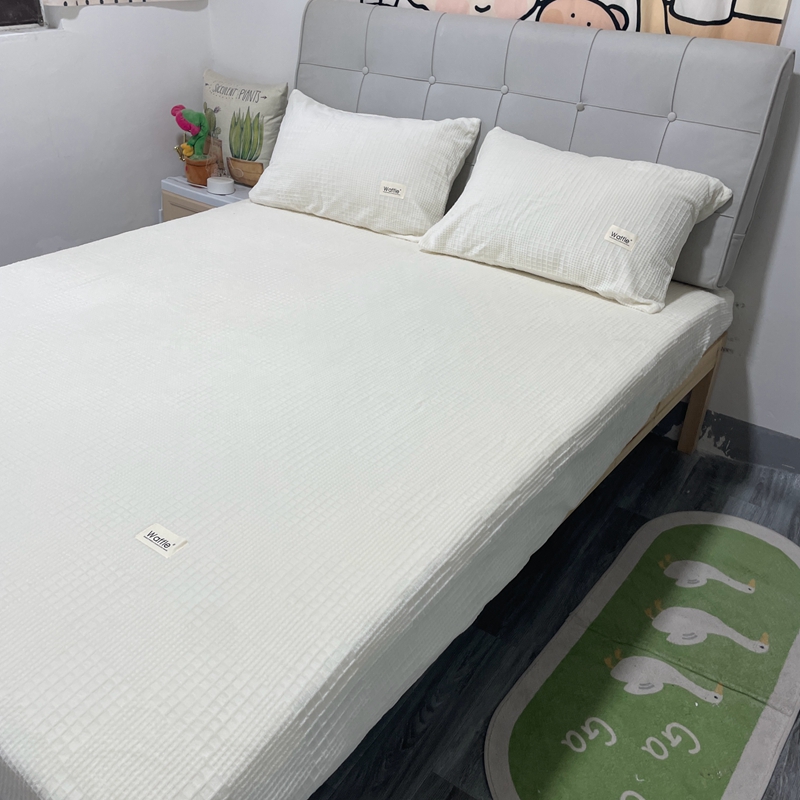 91家纺网 家纺一手货源 找家纺 （总）莱茵 2024新款A类高克重华夫格牛奶绒单床笠