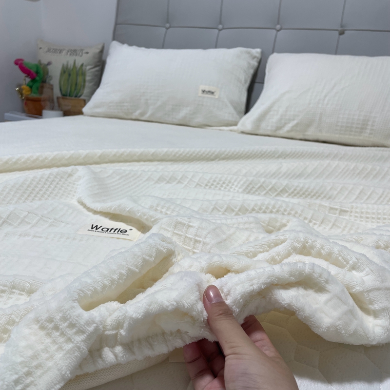 91家纺网 家纺一手货源 找家纺 （总）莱茵 2024新款A类高克重华夫格牛奶绒单床笠