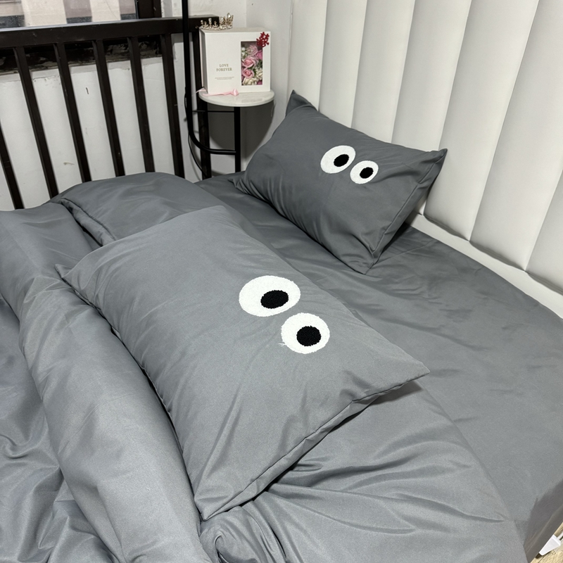 91家纺网 家纺一手货源 找家纺 N先生 2024新款美拉德多巴胺毛巾绣四件套-猫咪系列 猫咪-高级灰