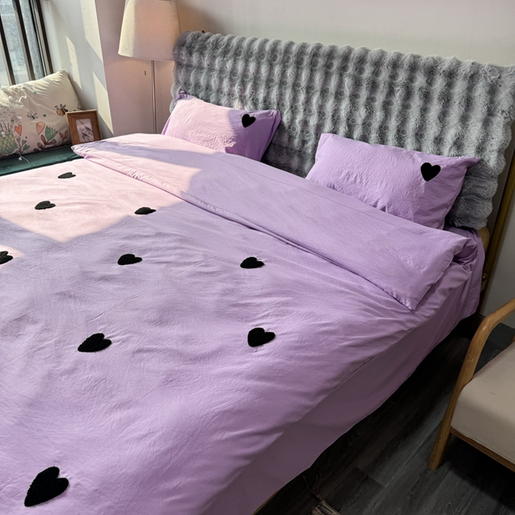 91家纺网 家纺一手货源 找家纺 N先生 2025新款超柔水洗棉毛巾绣四件套极简风系列 爱心-紫